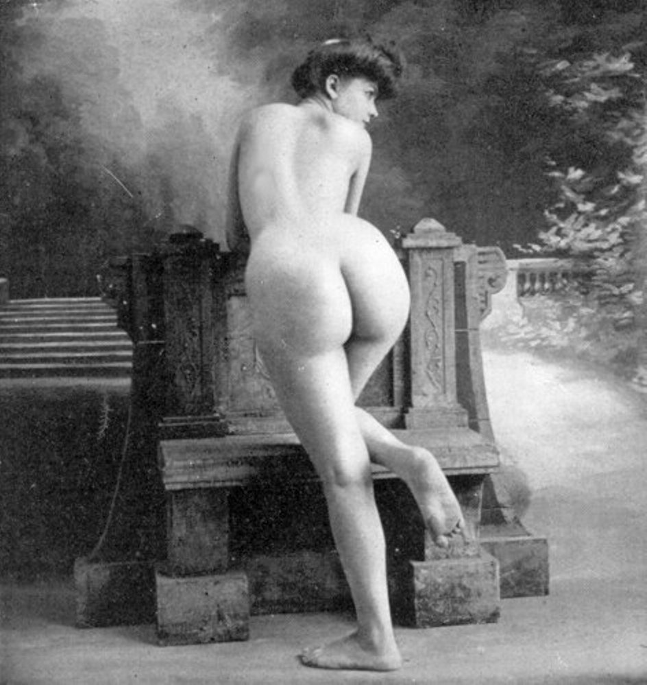 https://naked.titis.org/uploads/posts/2023-03/1679874686_naked-titis-org-p-vintage-asses-krasivaya-erotika-76.jpg