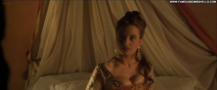 Emma Grinwell shameless scenes