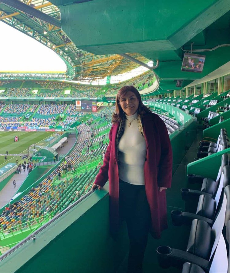 Dolores Barrios an alien