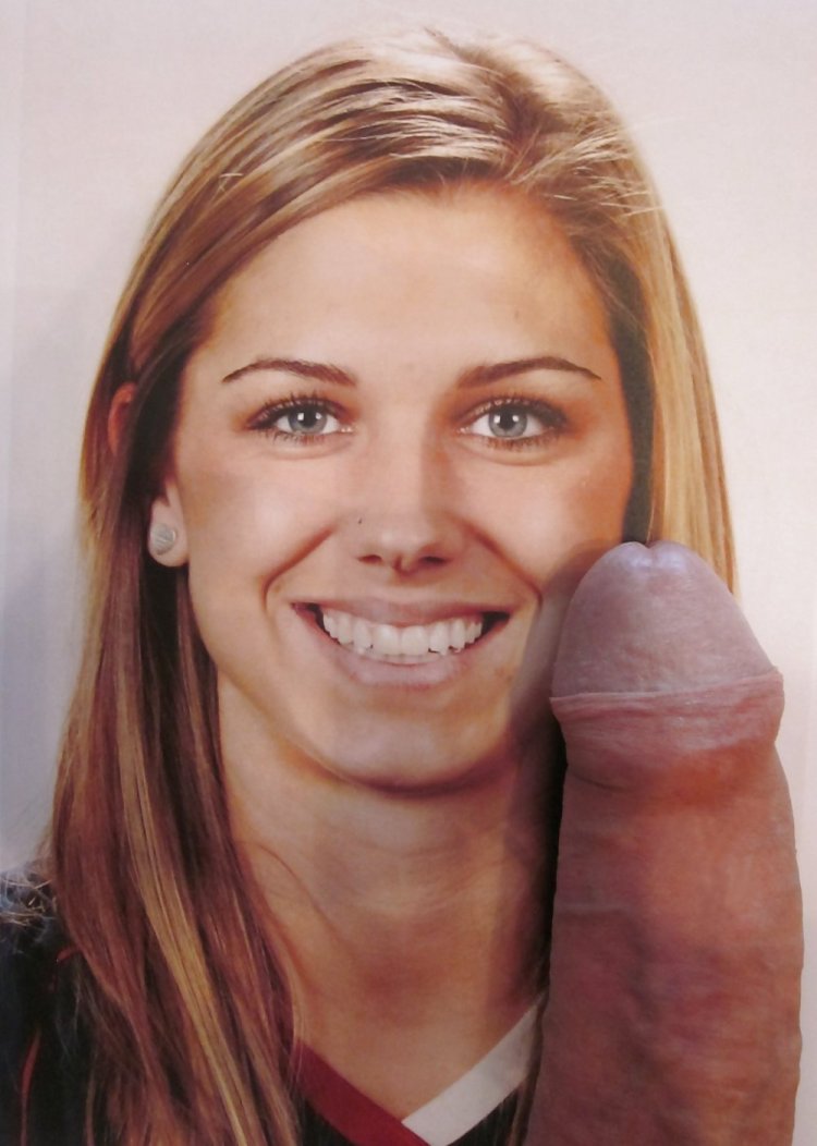 Naked Alex Morgan masturbate